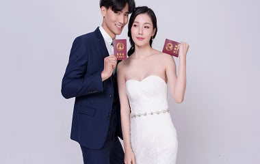 夫妻一方结婚证撕了怎么办